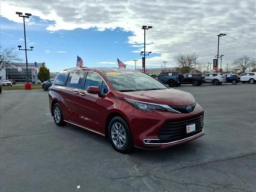 2024 Toyota Sienna XLE