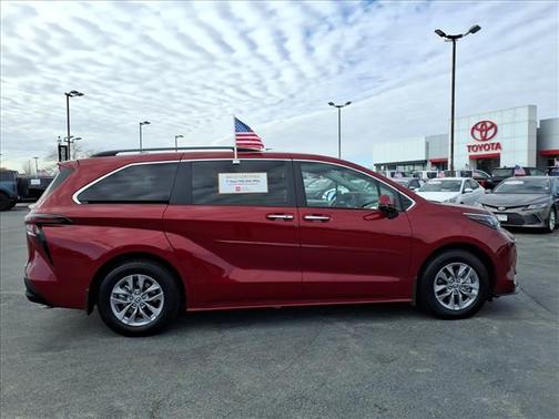 2024 Toyota Sienna XLE