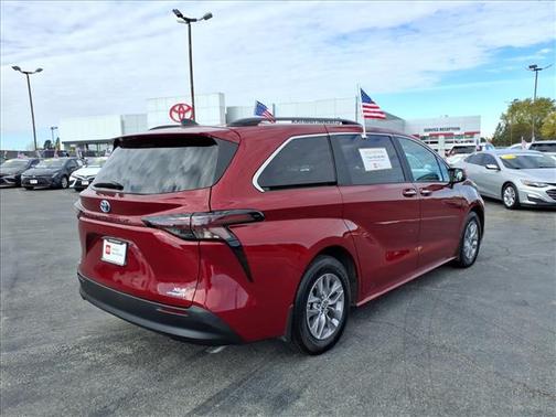 2024 Toyota Sienna XLE