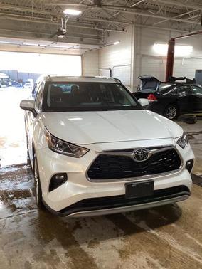 2023 Toyota Highlander Platinum