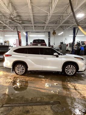 2023 Toyota Highlander Platinum