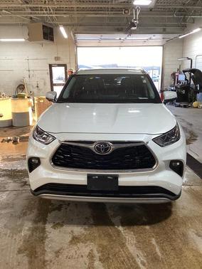 2023 Toyota Highlander Platinum
