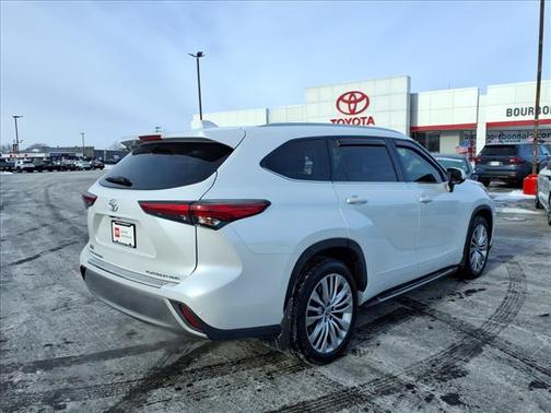 2023 Toyota Highlander Platinum