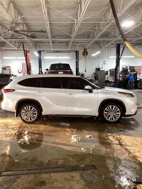 2023 Toyota Highlander Platinum