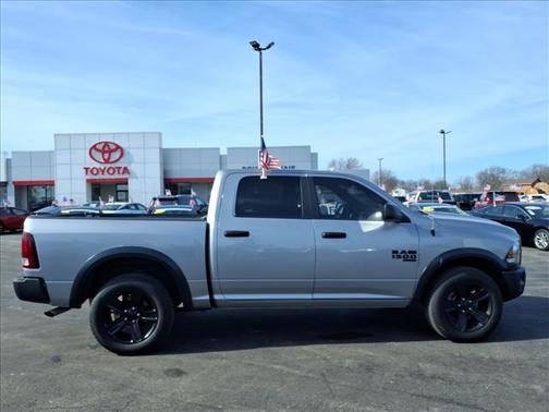 2024 RAM 1500 Classic Warlock Crew Cab 4x4 5'7' Box