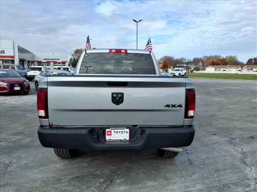 2024 RAM 1500 Classic Warlock Crew Cab 4x4 5'7' Box