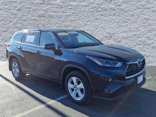 2022 Toyota Highlander LE