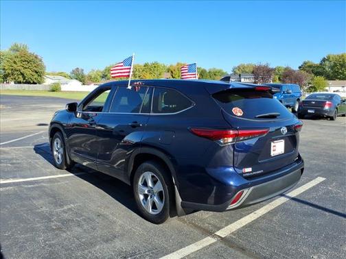 2022 Toyota Highlander LE