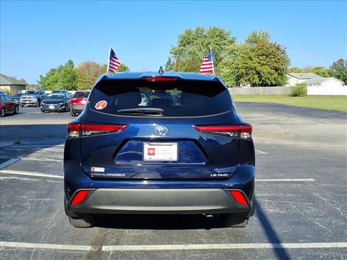 2022 Toyota Highlander LE