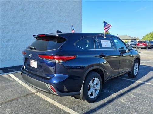2022 Toyota Highlander LE