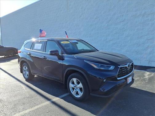 2022 Toyota Highlander LE