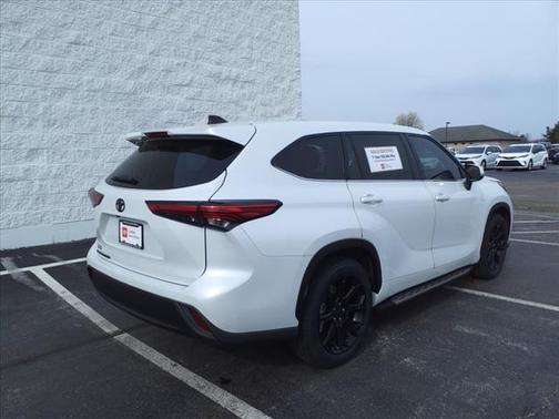 2022 Toyota Highlander L