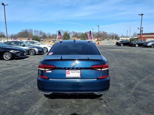 2020 Volkswagen Passat 2.0T R-Line