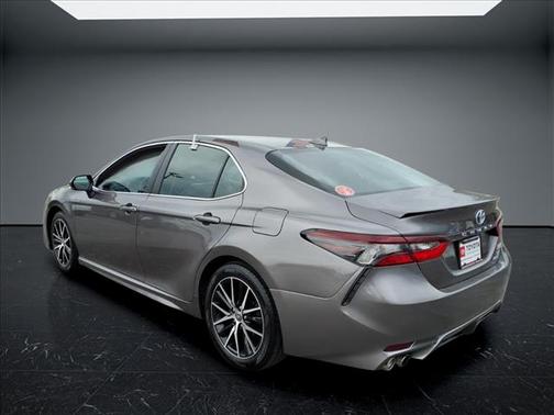 Predawn Gray Mica 2022 Toyota Camry SE