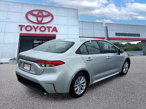 01f7 2026 Toyota Corolla LE