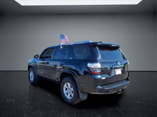 Midnight Black Metallic 2016 Toyota 4Runner SR5