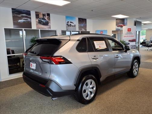 2020 Toyota RAV4 LE