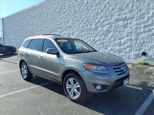 2012 Hyundai SANTA FE SE