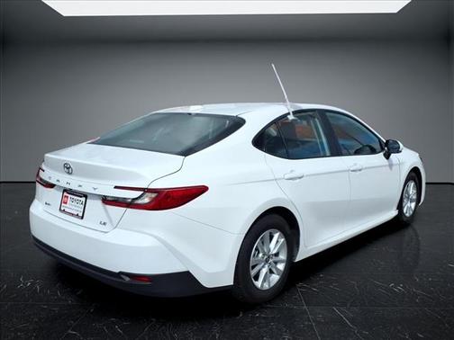 Ice 2025 Toyota Camry LE