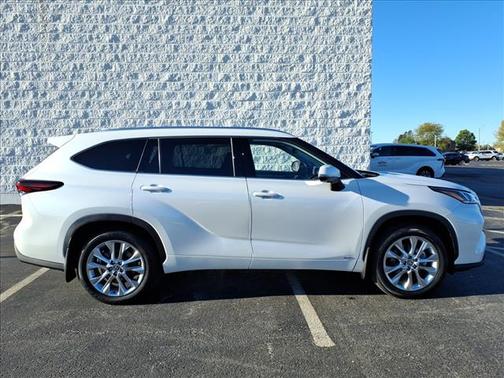 2025 Toyota Highlander Hybrid Limited