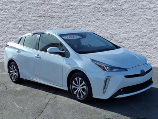 2021 Toyota Prius LE
