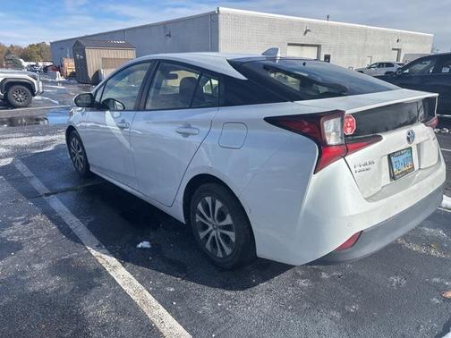 2021 Toyota Prius LE