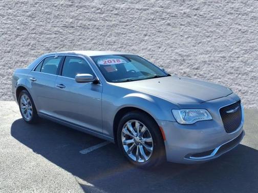2018 Chrysler 300 Touring
