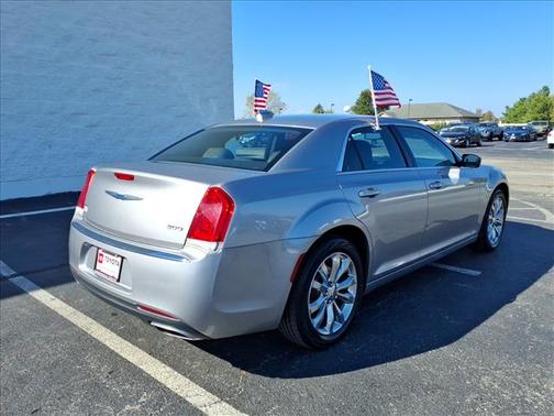 2018 Chrysler 300 Touring