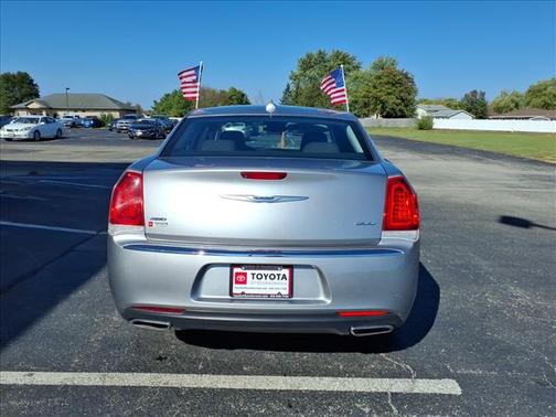 2018 Chrysler 300 Touring