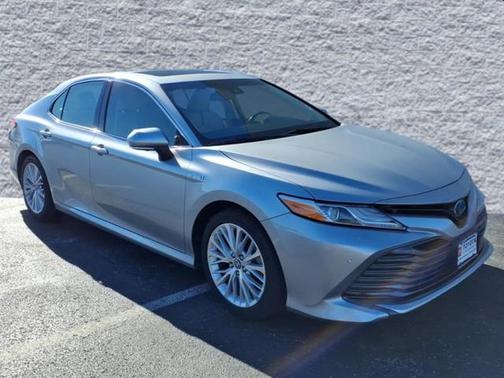 2018 Toyota Camry Hybrid XLE