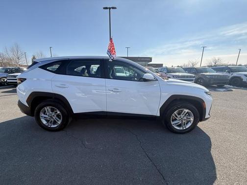 2025 Hyundai TUCSON SE