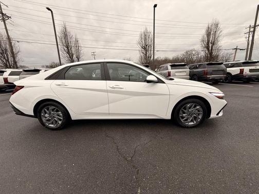 2025 Hyundai ELANTRA HEV Blue