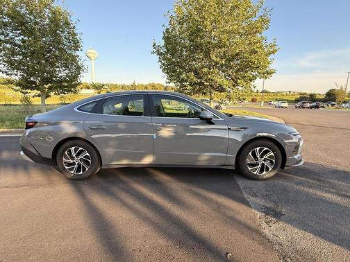 Transmission Blue 2026 Hyundai SONATA Hybrid Base