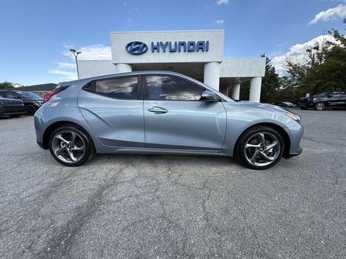 2020 Hyundai Veloster 2