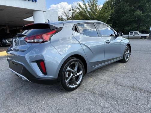 2020 Hyundai Veloster 2