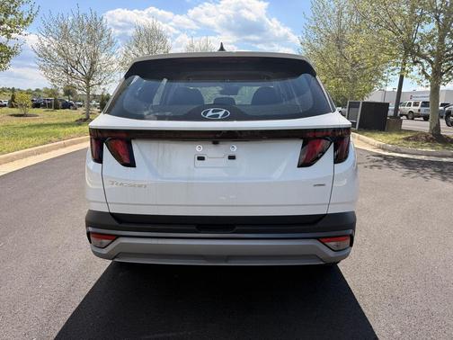 Serenity White Pearl 2026 Hyundai TUCSON SE