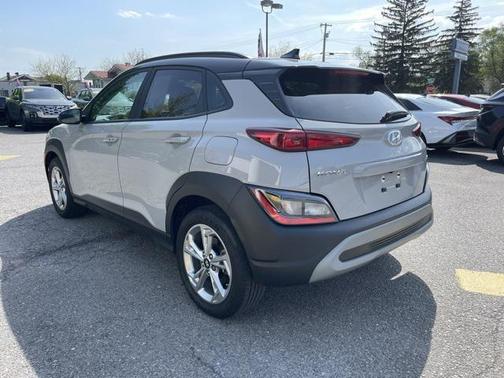 2022 Hyundai KONA SEL