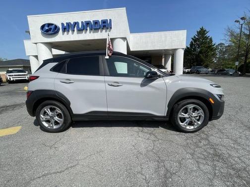 2022 Hyundai KONA SEL