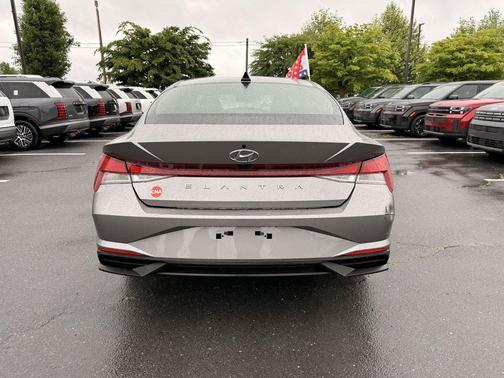 Fluid Metal 2023 Hyundai ELANTRA SEL