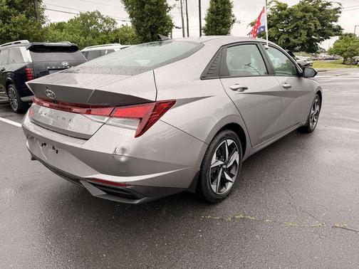 Fluid Metal 2023 Hyundai ELANTRA SEL