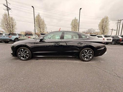 Abyss Black 2025 Hyundai SONATA SEL