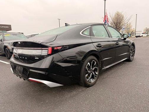 Abyss Black 2025 Hyundai SONATA SEL