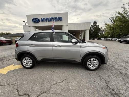 2025 Hyundai VENUE SE
