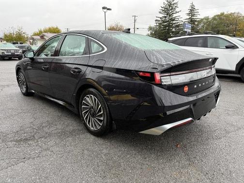 2025 Hyundai SONATA Hybrid SE