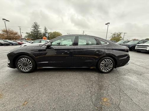 2025 Hyundai SONATA Hybrid SE