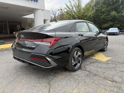 2025 Hyundai ELANTRA HEV SEL Sport
