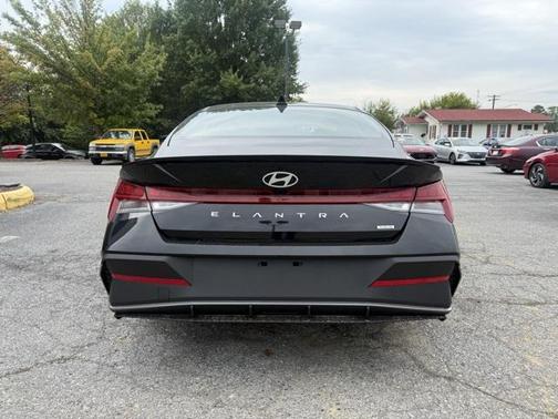 2025 Hyundai ELANTRA HEV SEL Sport