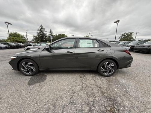 2025 Hyundai ELANTRA Sport