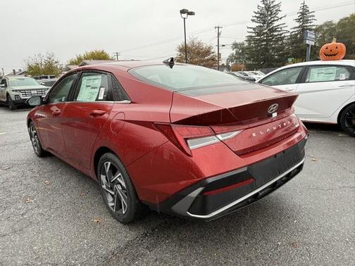 2025 Hyundai ELANTRA Limited