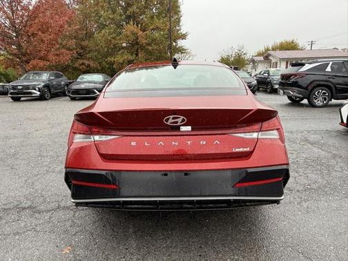 2025 Hyundai ELANTRA Limited